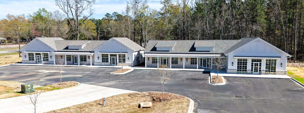 More Photos Of 573 Chapin Rd, Chapin Unknown For Lease