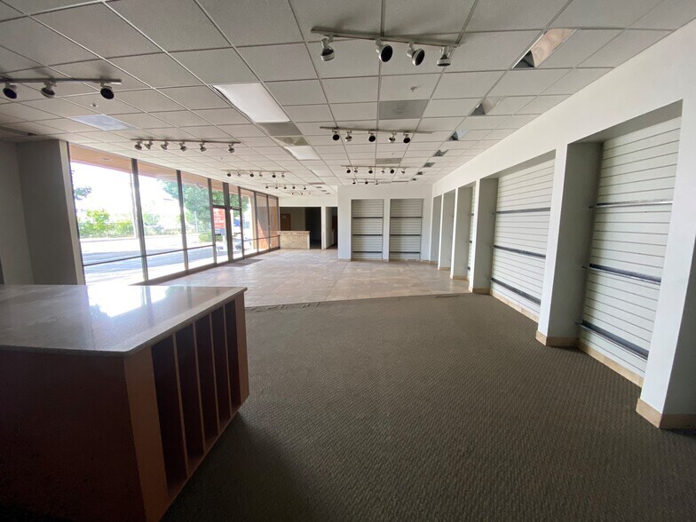 More Photos Of 2502-2530 SE 8th Ave, Portland Warehouse For Lease