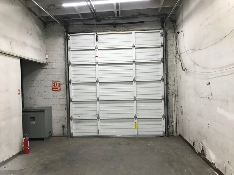 More Photos Of 733 Salem St, Glendale Manufacturing For Lease