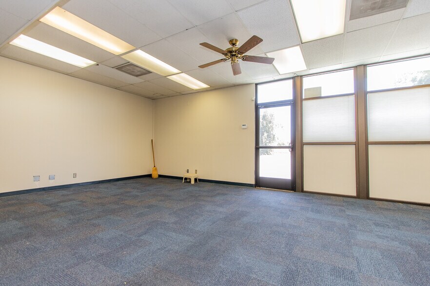 More Photos Of 971 E Broadway Ave, Atwater Office For Lease