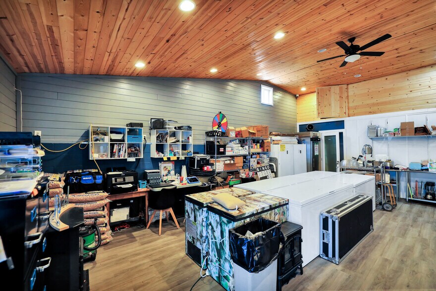 More Photos Of 802 S Shore Diamond Lake Rd, Newport Restaurant For Sale