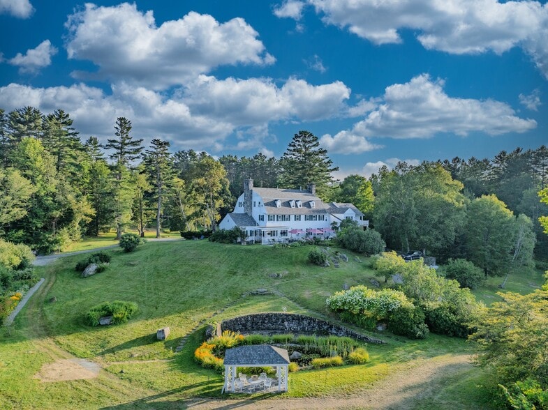 More Photos Of 80 Guider Ln, Bethlehem Hotel For Sale