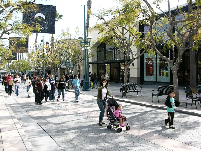 Primary Photo Of 1228 3rd Street Promenade, Santa Monica Storefront For Lease
