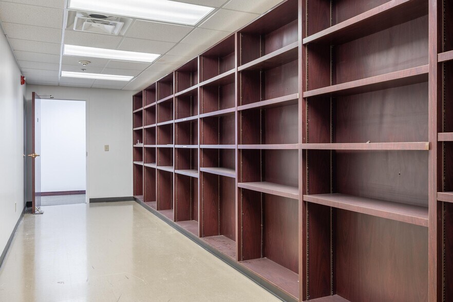 More Photos Of 3855 N Ocoee St, Cleveland Office For Lease