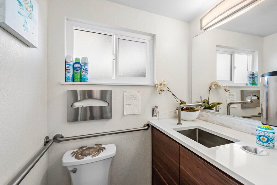 More Photos Of 133 Avenida Granada, San Clemente Medical For Lease