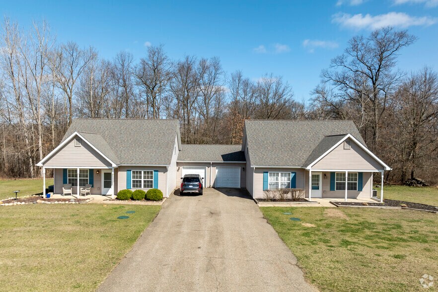 More Photos Of 711 Cattail Ln, Pinckney Apartments For Sale