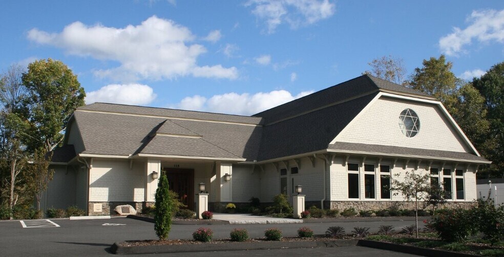 Primary Photo Of 115 Huntingtown Rd, Newtown Schools For Sale