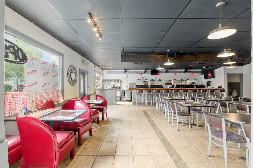 More Photos Of 14960 Main St, Alachua Restaurant For Lease