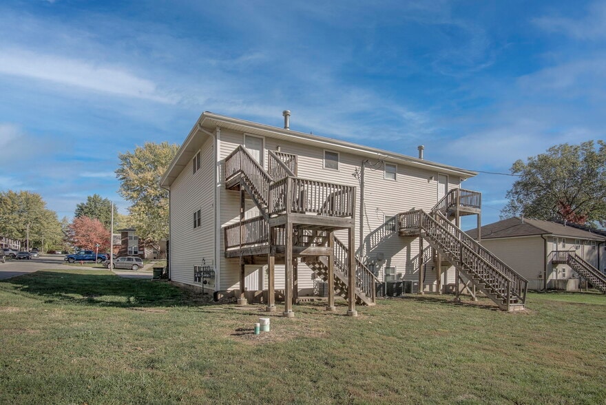 More Photos Of 9201 E 54th St, Raytown Apartments For Sale