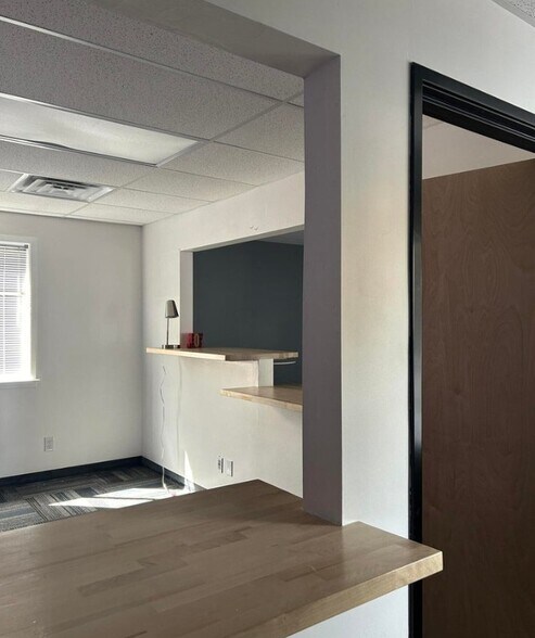 More Photos Of 2705 N 4th St, Flagstaff Office For Sale