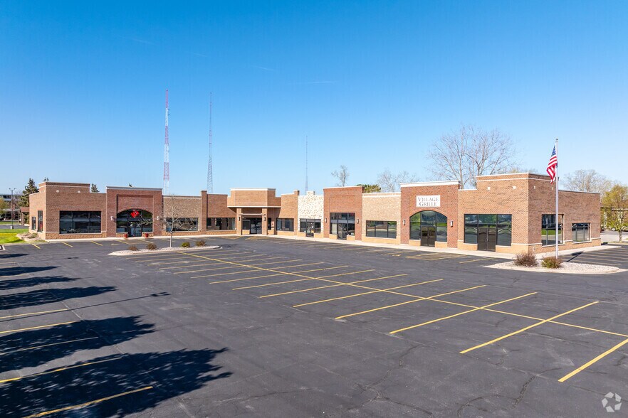 Primary Photo Of 1390 Bellevue St, Green Bay Freestanding For Lease