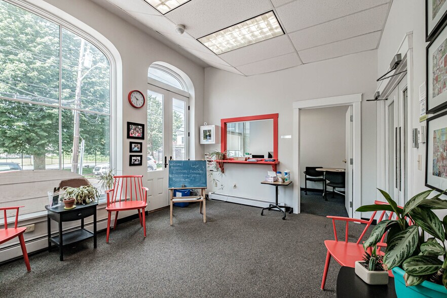 More Photos Of 181 Brackett St, Portland Apartments For Sale