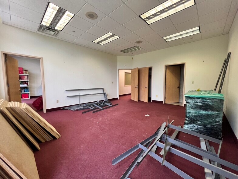 More Photos Of 733 Ridgedale Ave, East Hanover Industrial For Sale