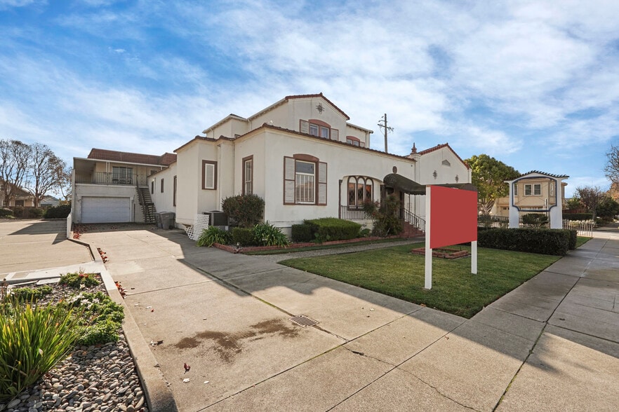 More Photos Of 1370 Santa Rosa St, San Leandro Funeral Home For Sale