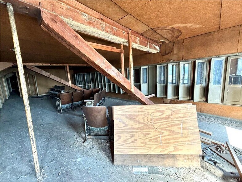 More Photos Of 10 South St, Auburn Office For Sale