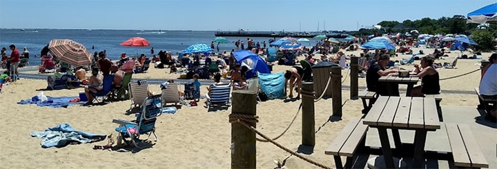 More Photos Of 302 Middle Rd, Blue Point Restaurant For Sale