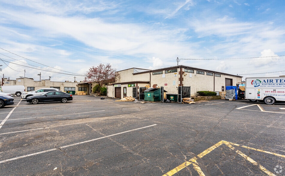 More Photos Of 86 Lackawanna Ave, Woodland Park Warehouse For Lease