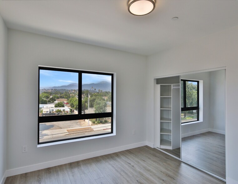 More Photos Of 1300 W Mission Blvd, Pomona Apartments For Sale