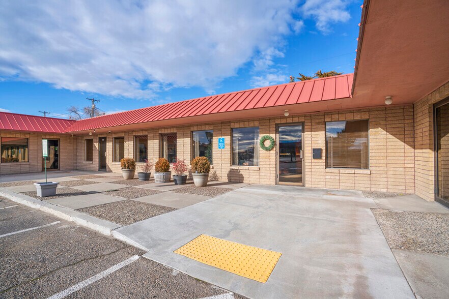 More Photos Of 1149-1159 SW 4th Ave, Ontario Office For Sale