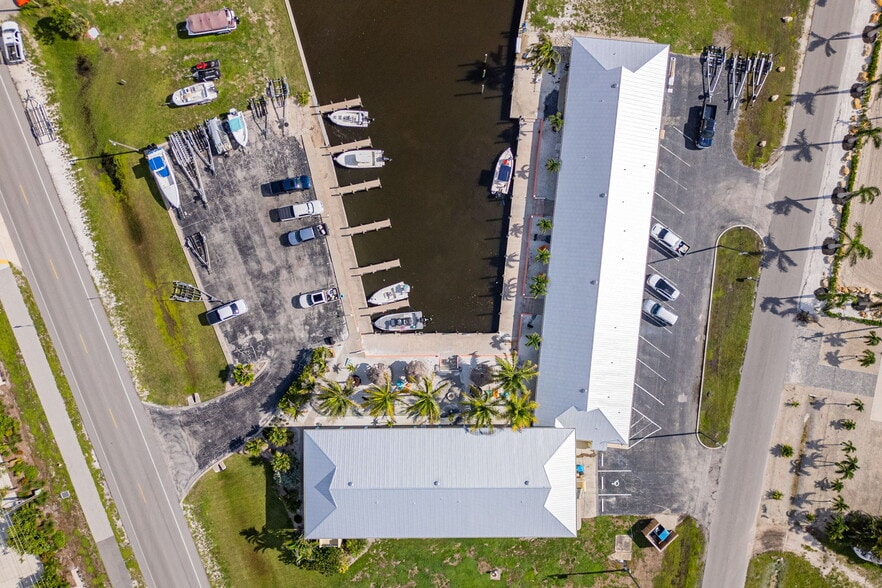 More Photos Of 2938 Sanibel Blvd, Saint James City Hotel For Sale