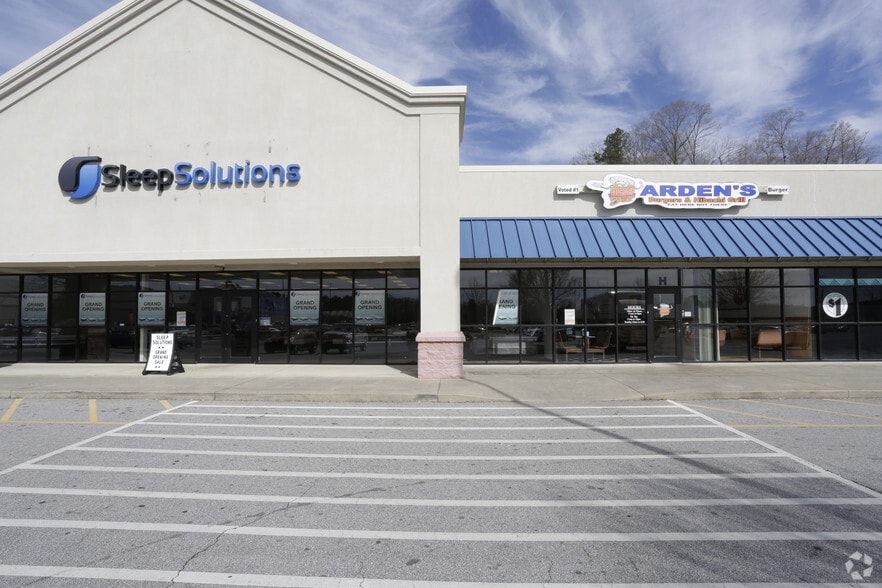 More Photos Of 1280 Eighteen Mile Rd, Central Storefront For Lease