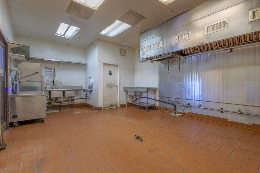 More Photos Of 775-801 S Gravenstein Hwy, Sebastopol Unknown For Lease
