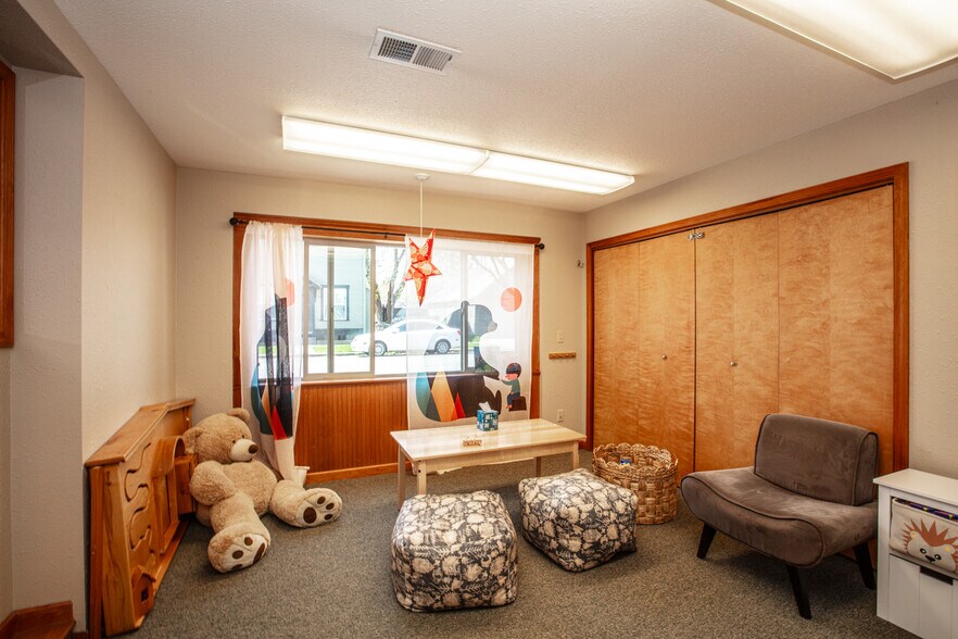 More Photos Of 724 Pine St, Sandpoint Office Residential For Sale