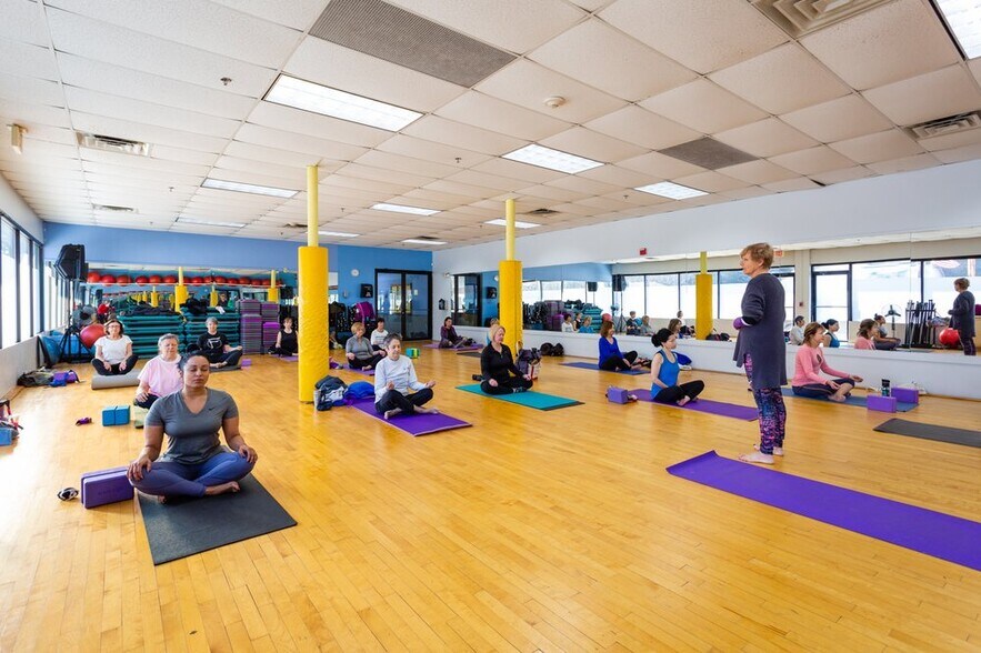 More Photos Of 38 Swampscott Rd, Salem Self Storage For Lease