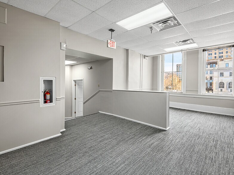 More Photos Of 9 SW Pack Sq, Asheville Office For Lease