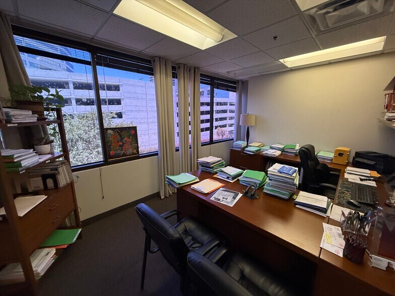 More Photos Of 202 E Earll Dr, Phoenix Medical For Sale