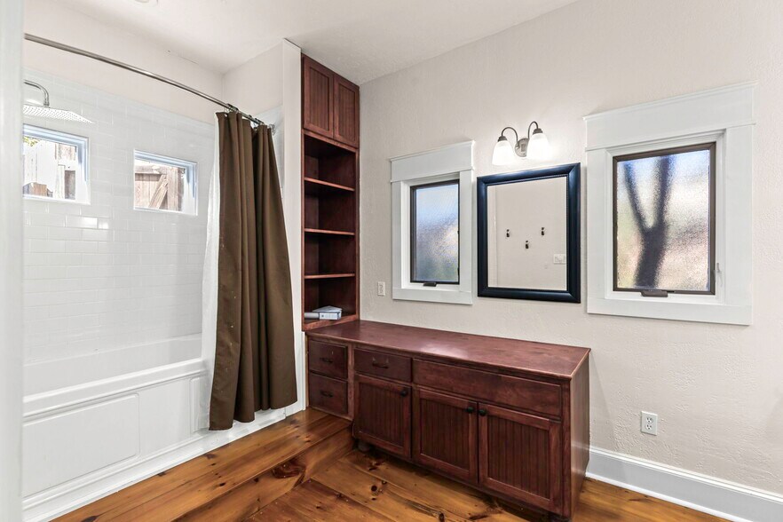 More Photos Of 1420 River Rd, Boerne Medical For Lease