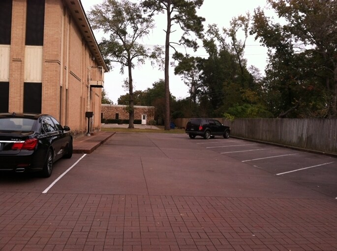 More Photos Of 409 N Loop 336 W, Conroe Office For Lease