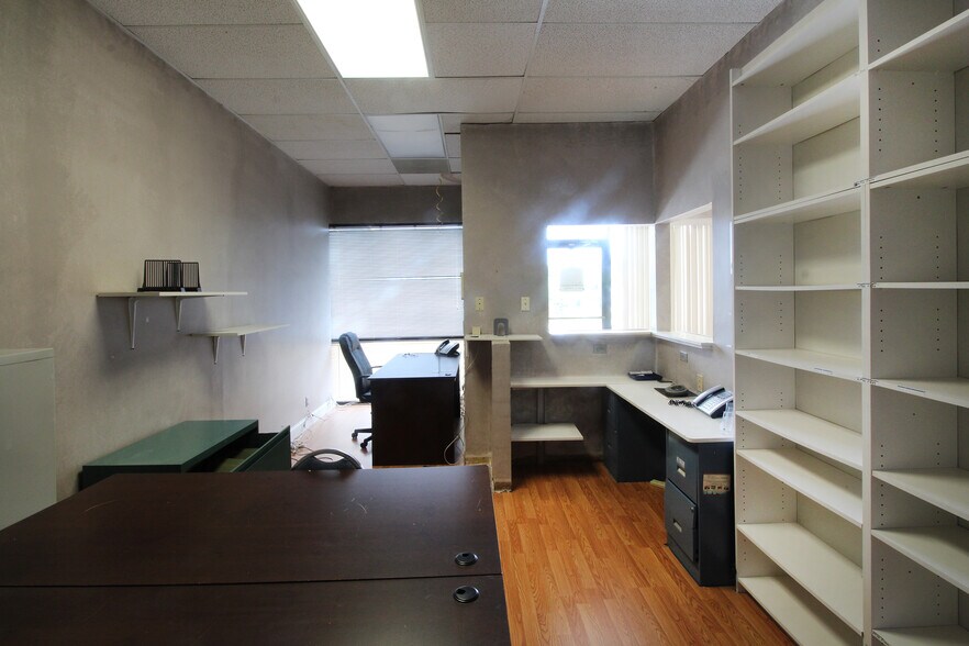 More Photos Of 5911-5921 Rutledge Pike, Knoxville Medical For Lease