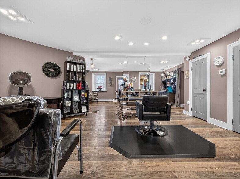 More Photos Of 1434-1436 W Broad St, Quakertown Office For Sale