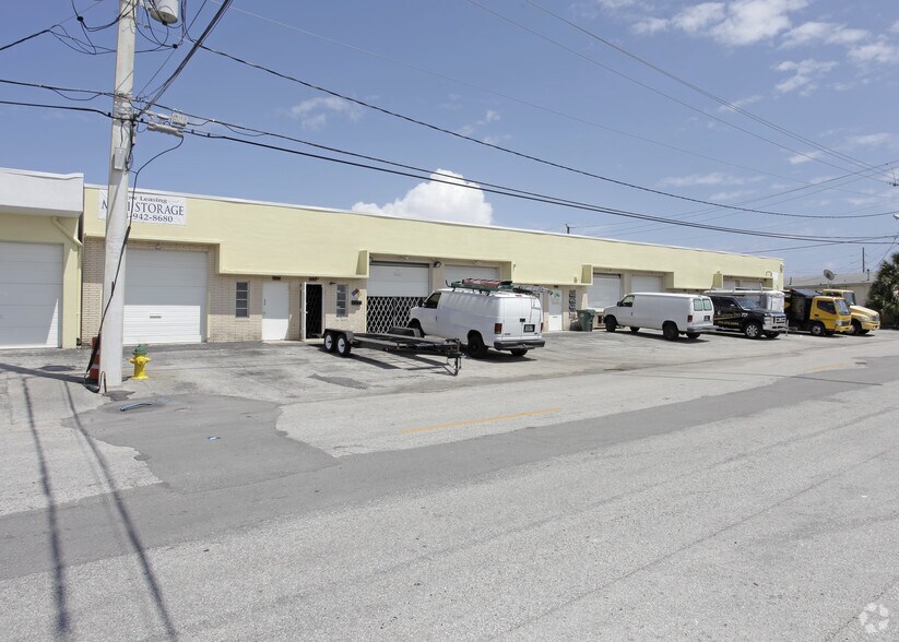More Photos Of 5042-5054 NE 12th Ave, Fort Lauderdale Warehouse For Lease
