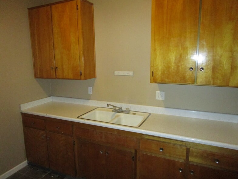 More Photos Of 631 E Rialto Ave, San Bernardino Office For Sale