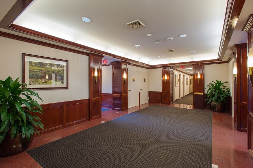 More Photos Of 285 Middle Country Rd, Smithtown Medical For Lease