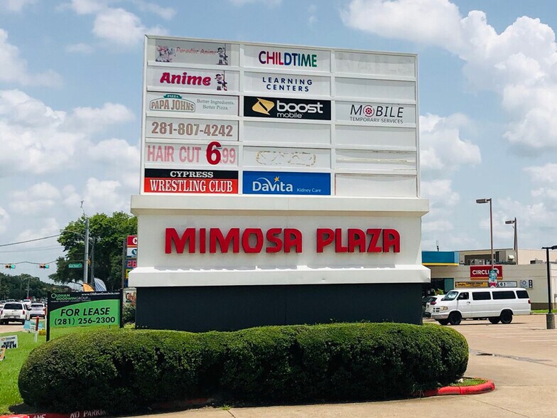 More Photos Of 9110 Jones Rd, Houston Storefront For Lease