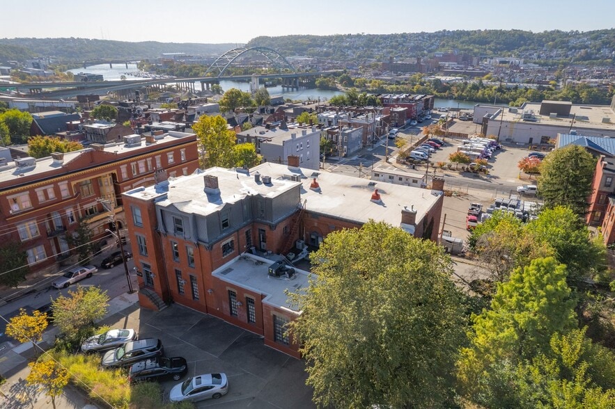 More Photos Of 1940 5th Ave, Pittsburgh Office For Sale