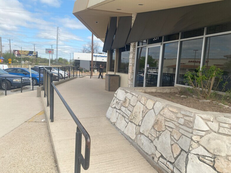 More Photos Of 3400 San Pedro, San Antonio Freestanding For Lease