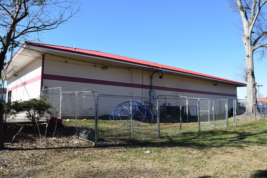 More Photos Of 101 N Fifth St, Opelika Daycare Center For Sale