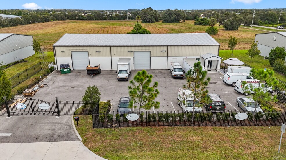 More Photos Of 6860 28th St Cir, Sarasota Warehouse For Sale