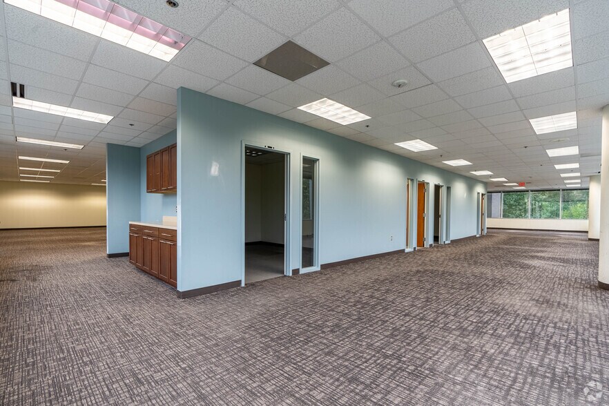 More Photos Of 7501 Boulder View Dr, North Chesterfield Unknown For Lease