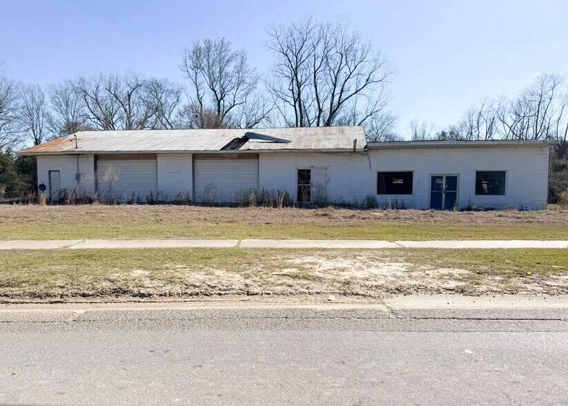 Primary Photo Of 183 Main St, Toomsboro Auto Repair For Sale