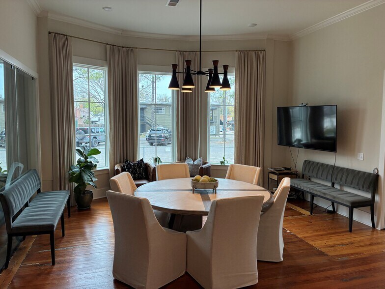 More Photos Of 981 S Cooper St, Memphis Freestanding For Sale