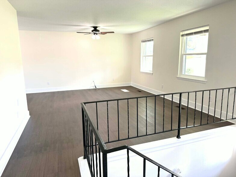 More Photos Of 7111 E Brainerd Rd, Chattanooga Loft Creative Space For Lease