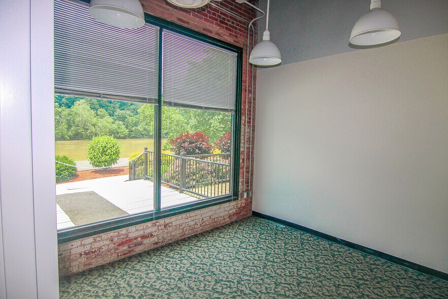 More Photos Of 50 Clay St, Morgantown Office Residential For Lease