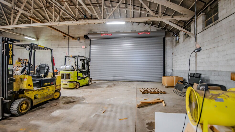 More Photos Of 1000 Commerce Park Dr, Williamsport Warehouse For Lease