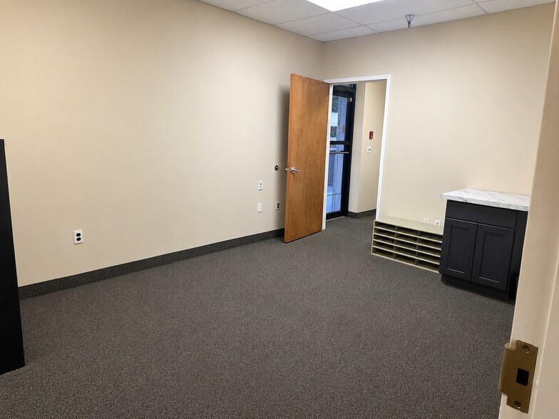 More Photos Of 1 Executive Blvd, Suffern Office For Lease