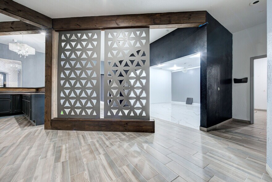 More Photos Of 7917 N May Ave, Oklahoma City Freestanding For Sale